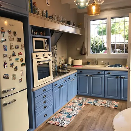 Chez Martine Cote Cite *