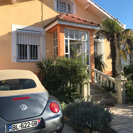 Chez Martine Cote Cite *