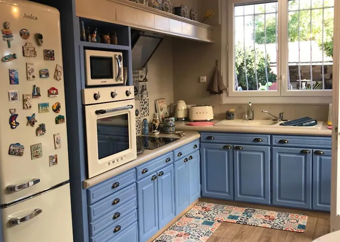 Chez Martine Cote Cite *