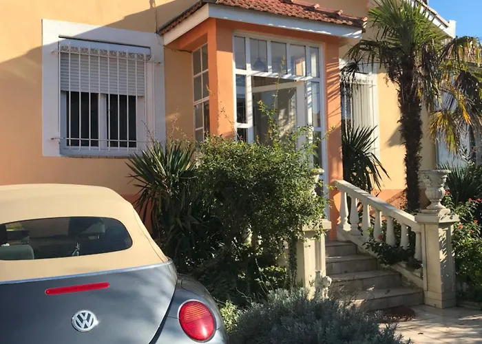 Chez Martine Cote Cite *